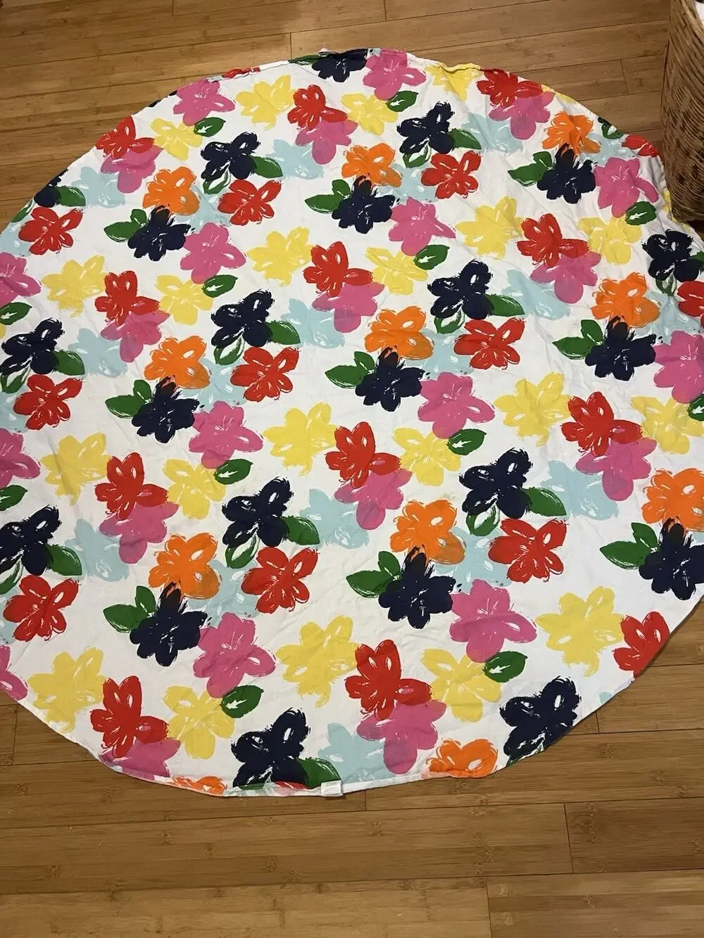 Kate Spade New York 100% Cotton “FLOWERBOX” Round Tablecloth 62”
